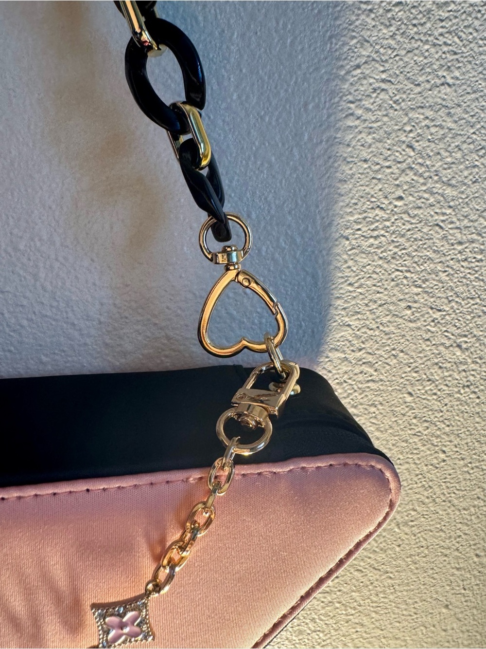 PRADA beauty paradoxe Pink Triangle with black gold hardware - Picture 8 of 9